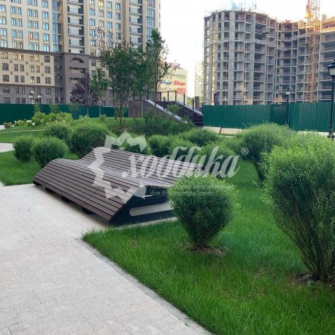 Ротонды, скамейки, вазоны на одном из объектов в Москве - 2