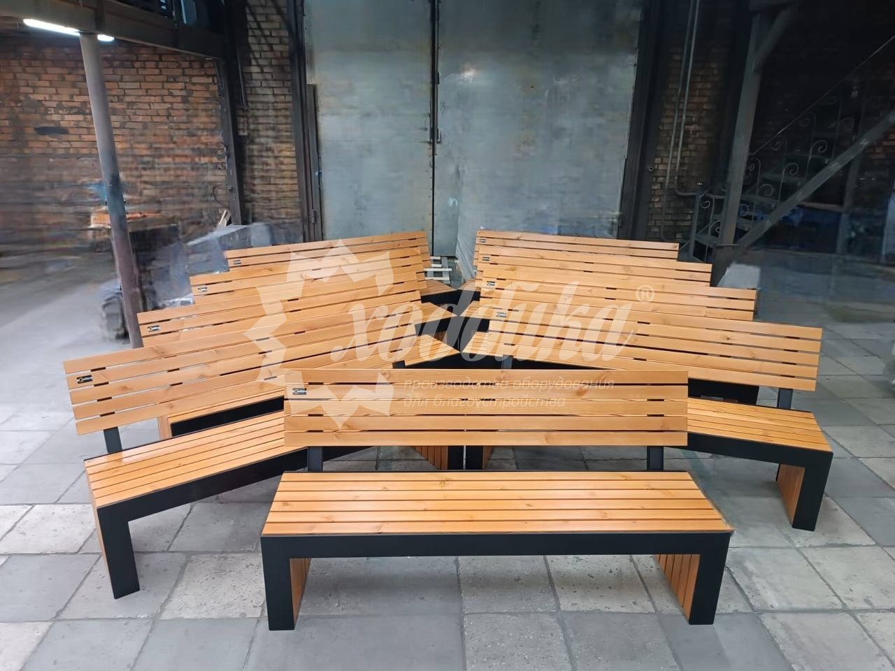 Зимний уют в деталях: скамейки, уличные зарядные станции, урны - 14