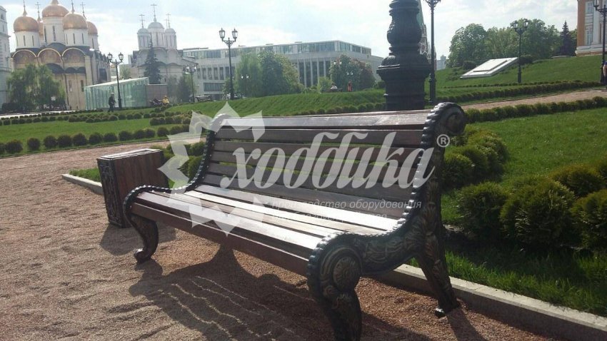 Добрались и до Кремля: наши скамейки на территории сквера - 6