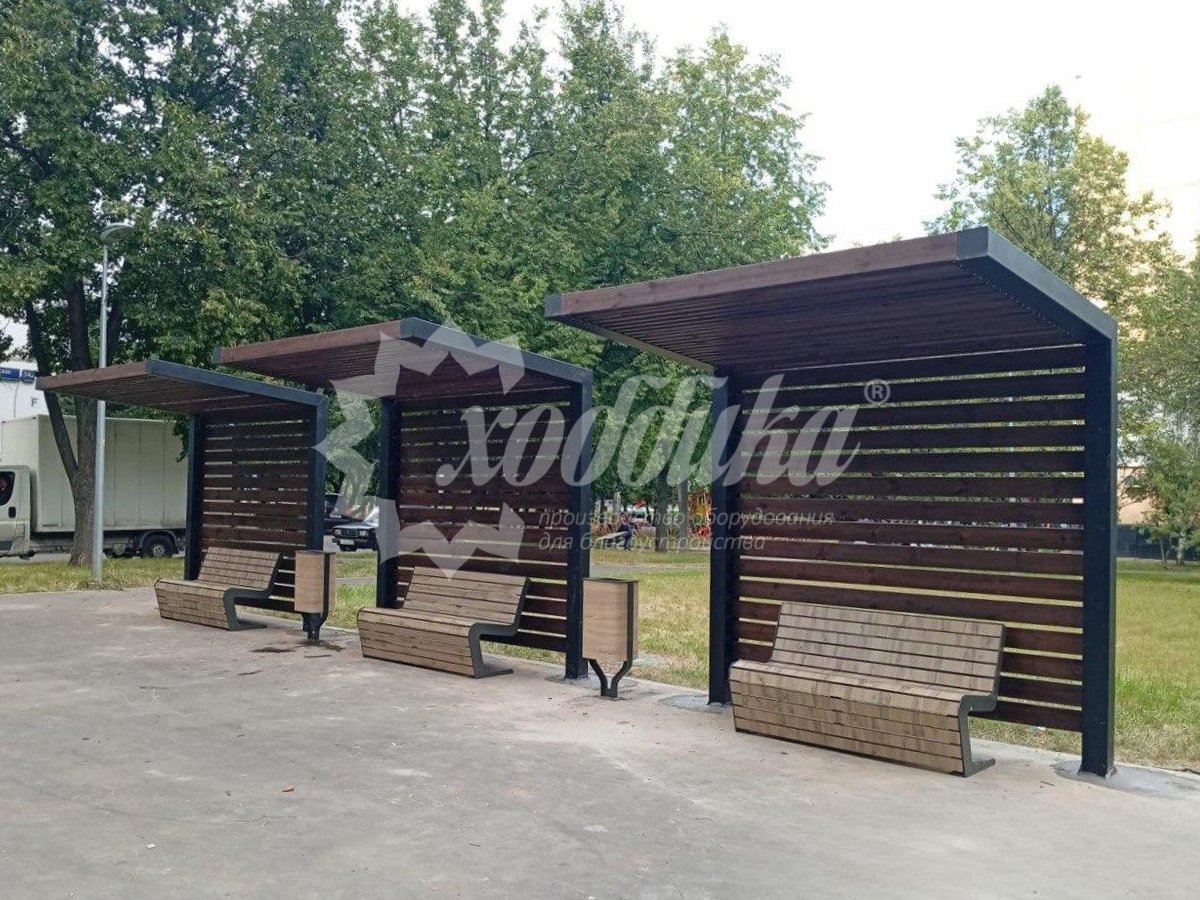 Жаркий июль: парковые качели, скамейки, лежаки, урны - 38