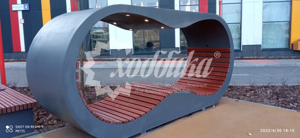 Умная скамейка Эко-портал с солнечной панелью - 1