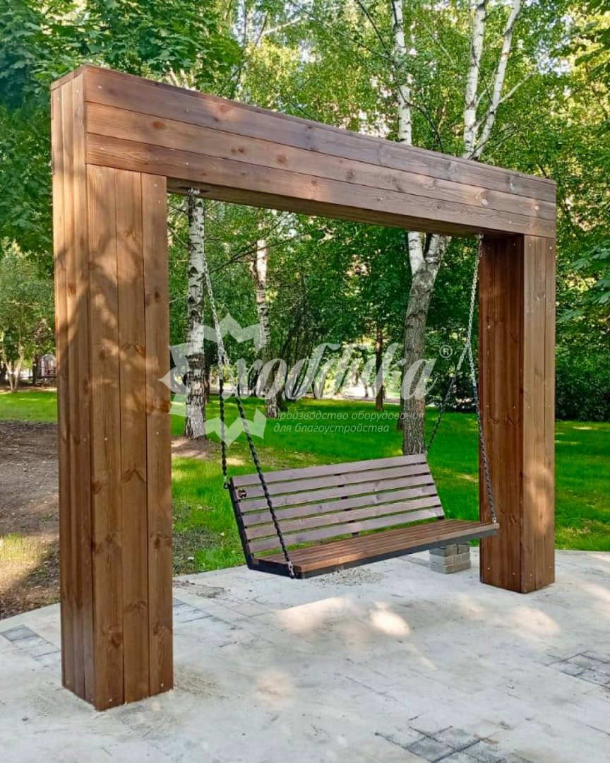 Жаркий июль: парковые качели, скамейки, лежаки, урны - 32