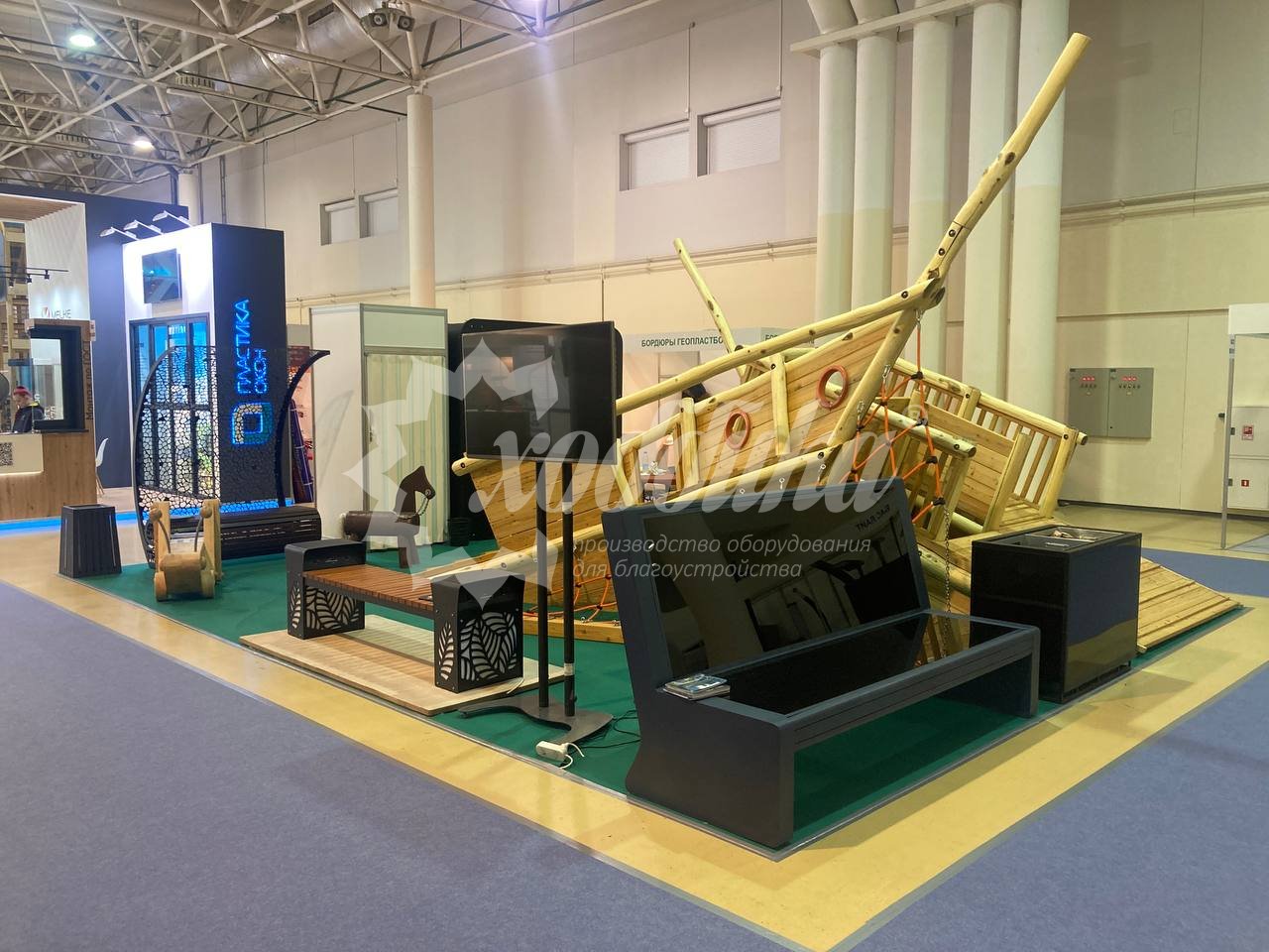 Умная городская мебель и детское игровое оборудование от Хоббики на выставке «RosBuild-2023» - 33
