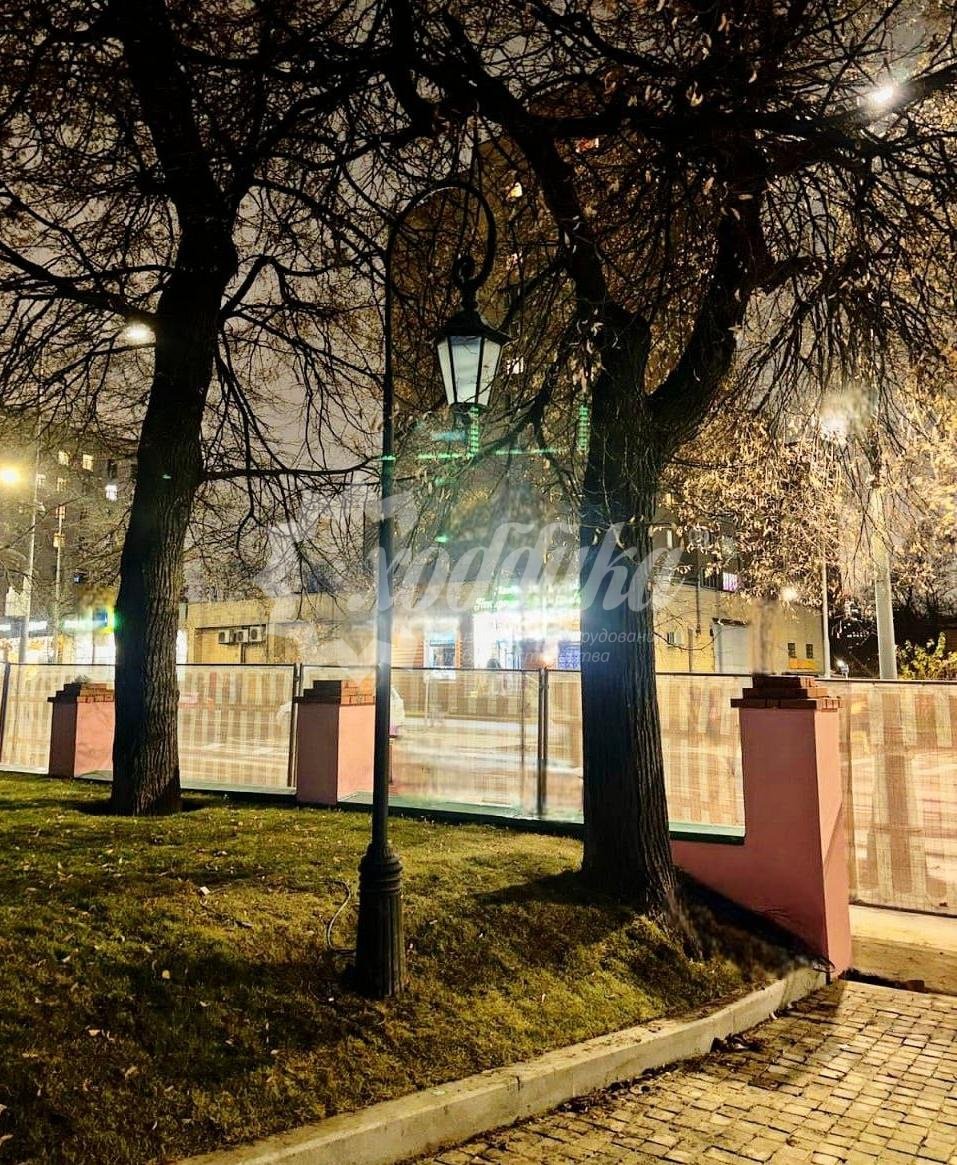 Фонарный столб Л-01 со светильником - 2