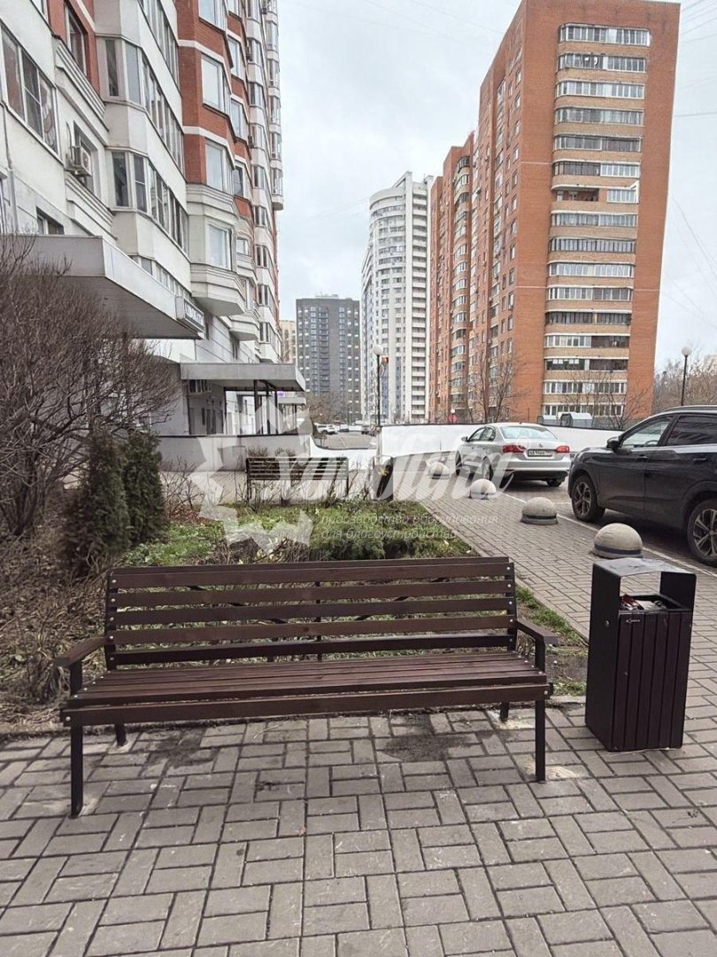 Зимний уют в деталях: скамейки, уличные зарядные станции, урны - 28