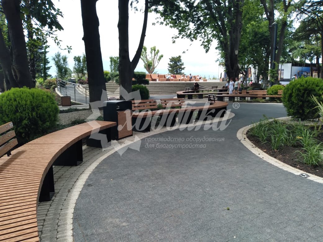 Парк «Ривьера» в Сочи: скамейка «Радиус» с композитом, лежаки и подиум - 20