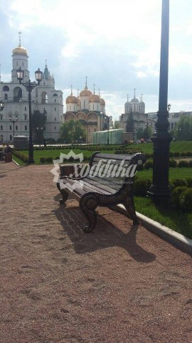 Добрались и до Кремля: наши скамейки на территории сквера - 3