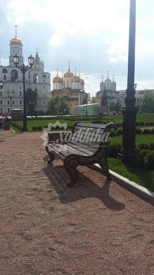 Добрались и до Кремля: наши скамейки на территории сквера - 11