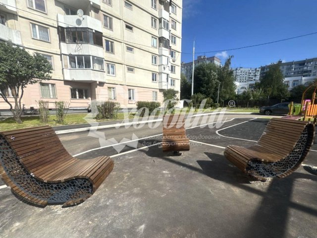 Фотогалерея августа: эстетика парковых скамеек и качелей - 1