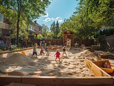 Какую песочницу выбрать, чтобы обустроить детскую площадку