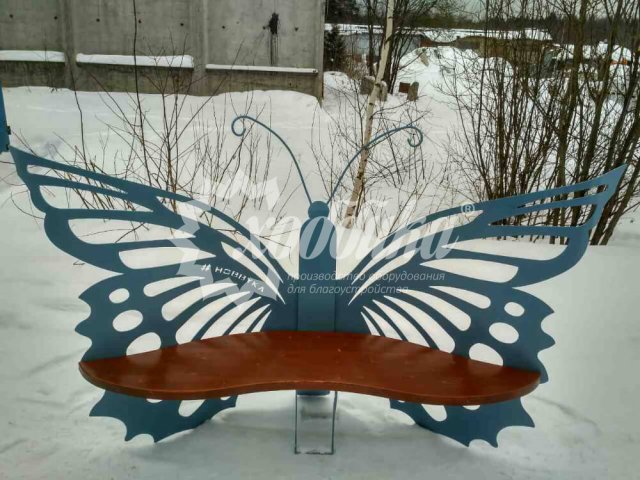 Наша скамейка «Бабочка» в экстерьере