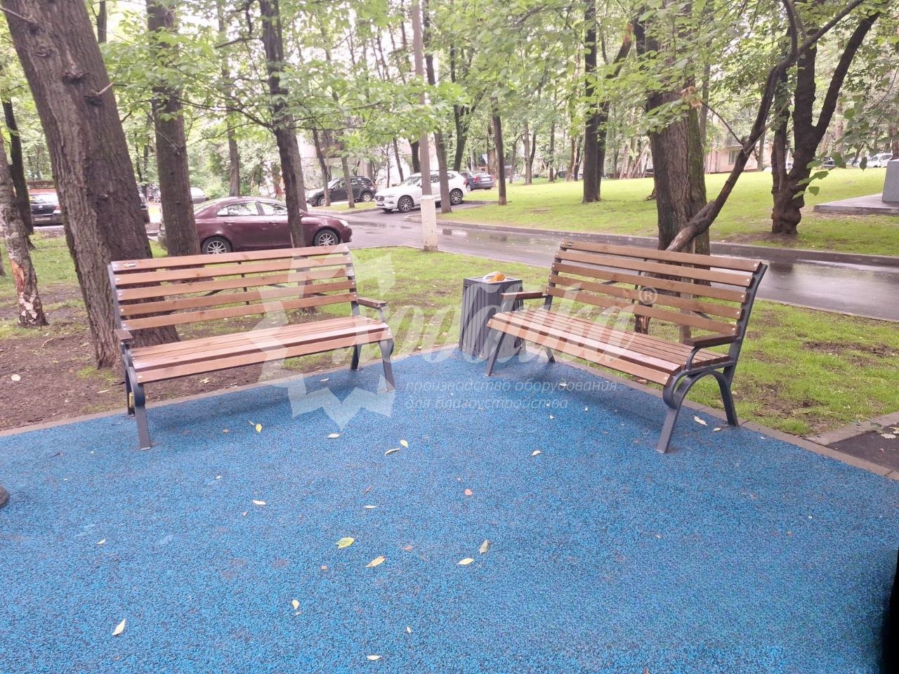 Уютный июнь в московских дворах: скамейки, беседки, урны, качели, велопарковки - 43