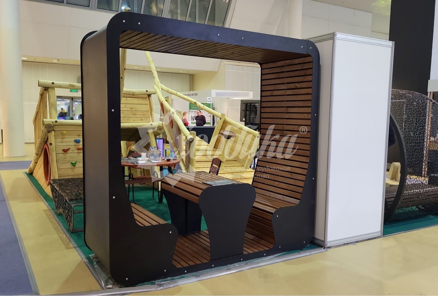 Умная городская мебель и детское игровое оборудование от Хоббики на выставке «RosBuild-2023» - 56