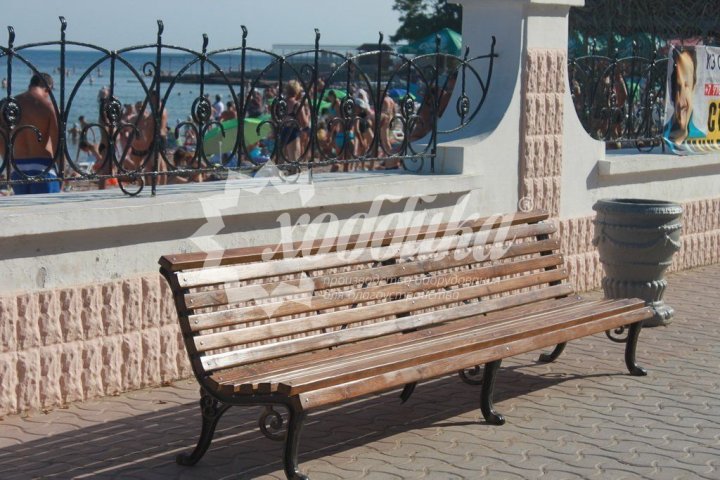 Скамейки «Нева» на набережной в Евпатории - 5