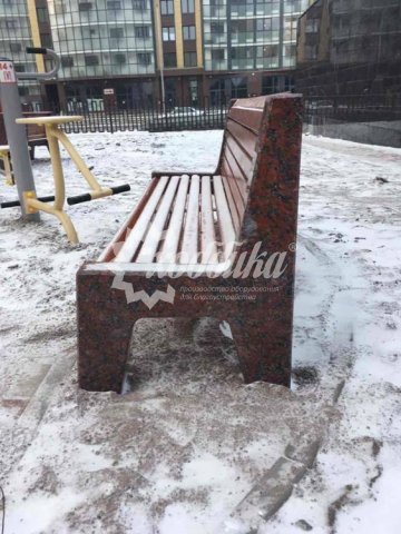 Гранитные скамейки в одном из ЖК Санкт-Петербурга - 2