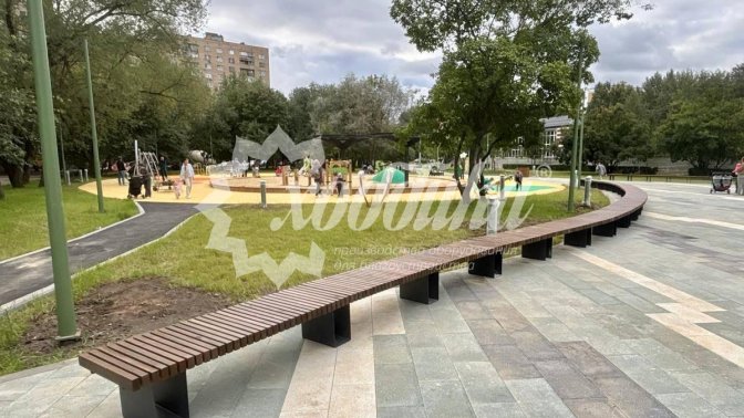 Фотогалерея августа: эстетика парковых скамеек и качелей