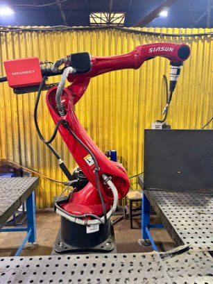 Робот-сварщик &mdash; настоящий железный мастер своего дела! - 2